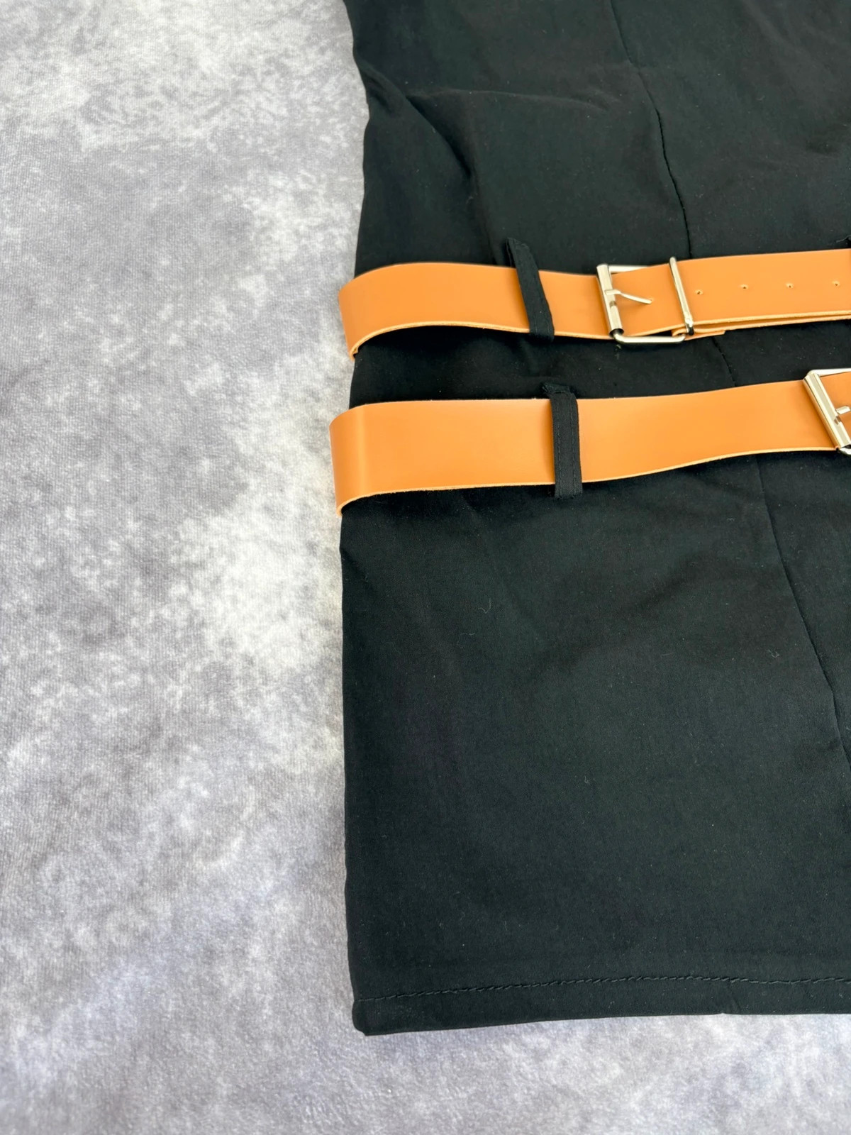 Black sleeveless mini dress with double brown belts K Star made in Italy party style outfit🌺 – Vintage Dressing – taille Taille unique 2
