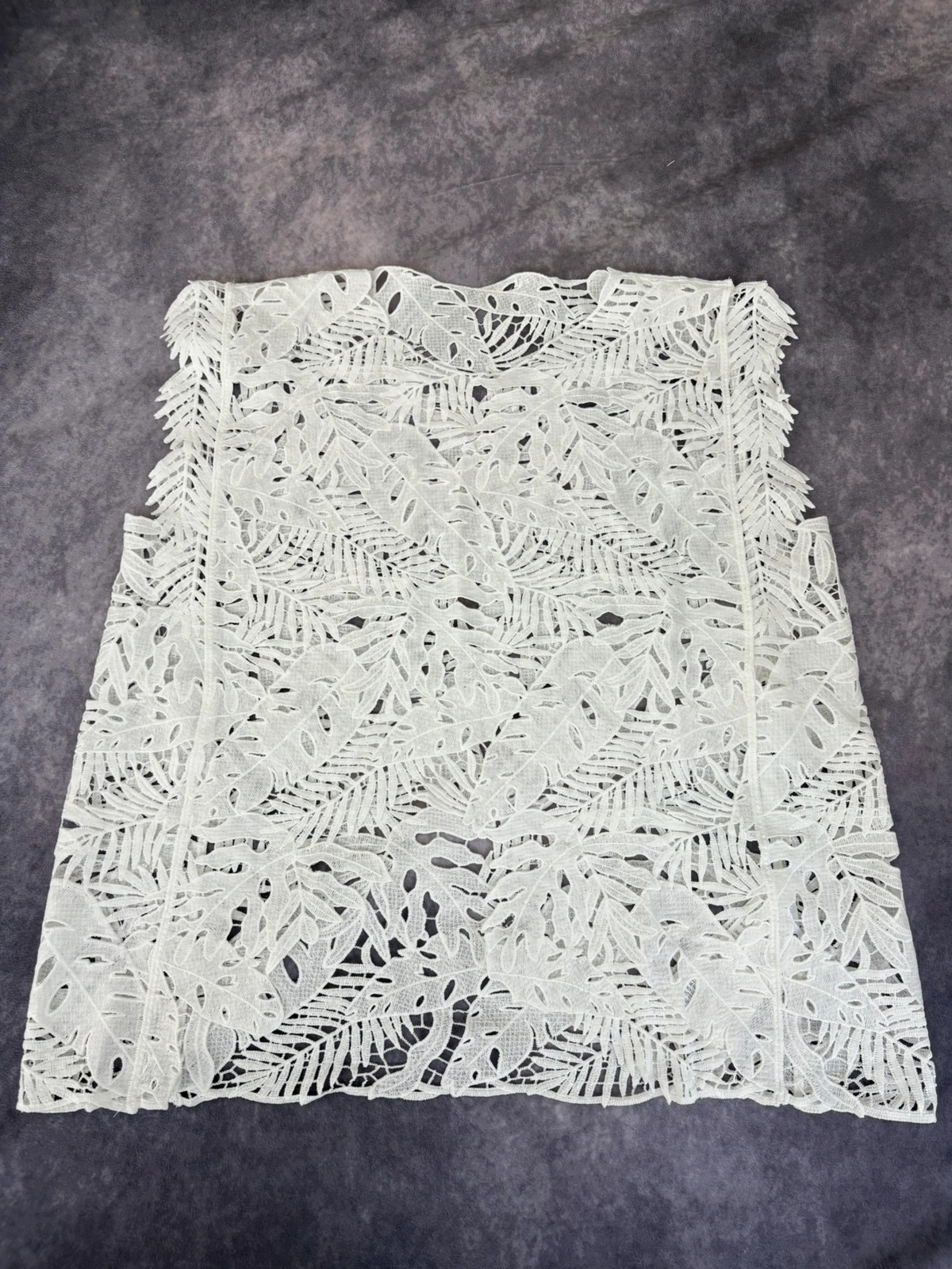 White lace cutout tropical leaf crochet sleeveless top elegant summer blouse beach cover up TU🌺 – Vintage Dressing – taille Taille unique 5