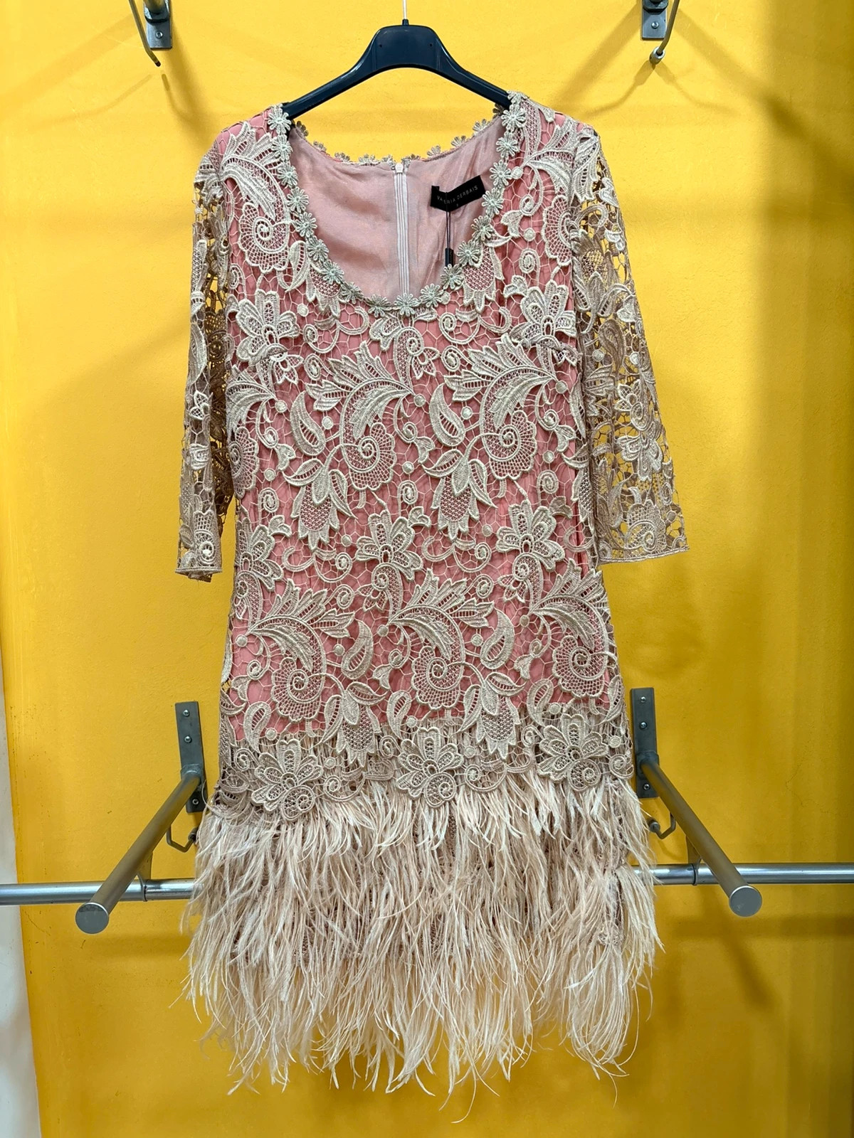 Vestido con plumas de marabu 🌺🌺 – Valeria Derbais – taille S / 36 / 8 3