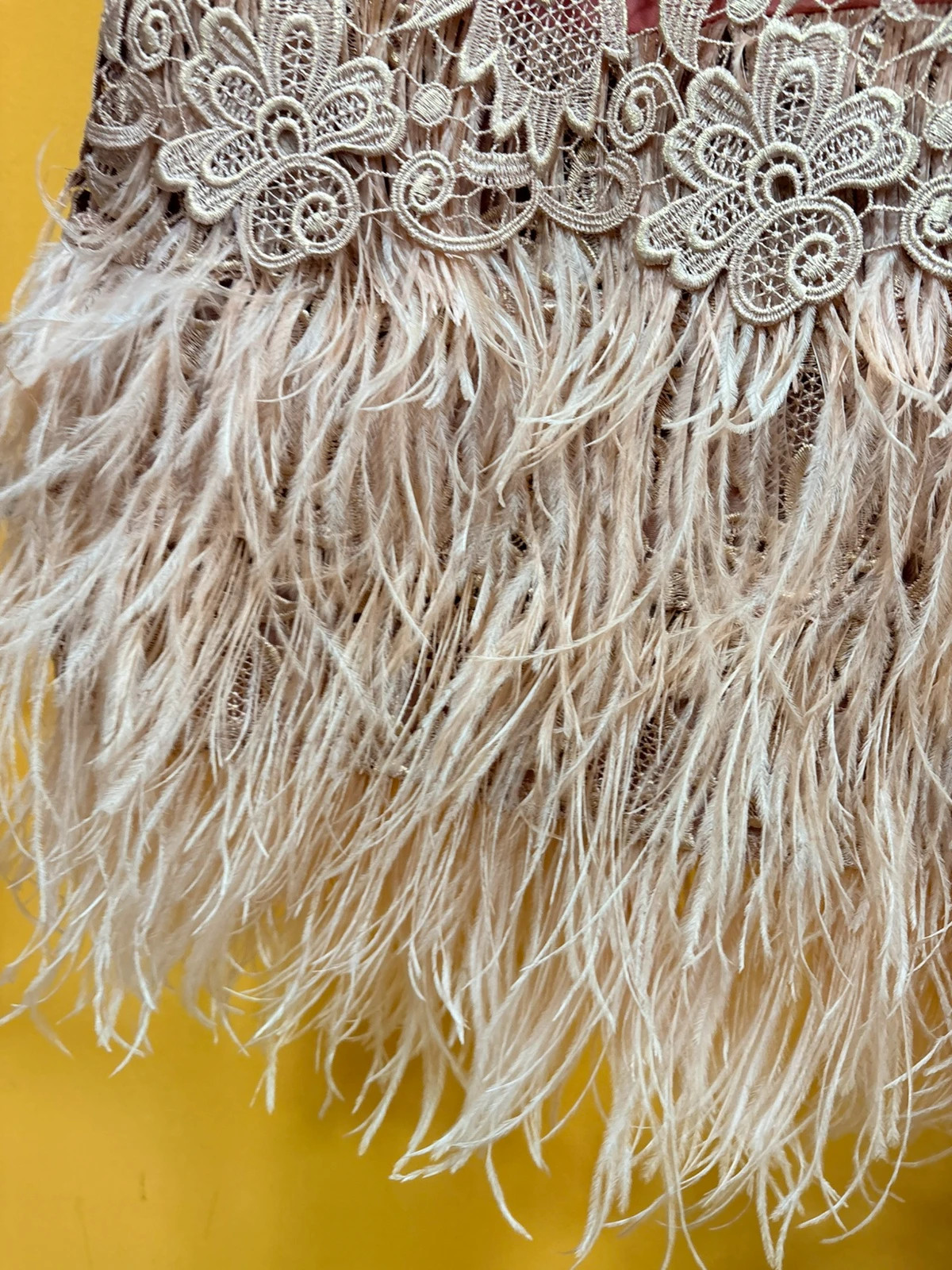 Vestido con plumas de marabu 🌺🌺 – Valeria Derbais – taille S / 36 / 8 4