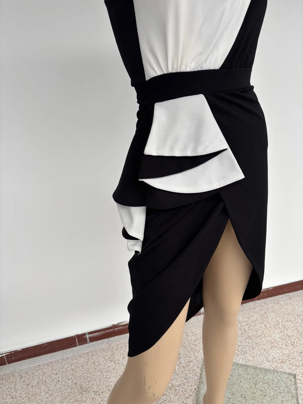 Black and White Color Block Asymmetric Dress Elegant Wrap Skirt Sleeveless Party Midi Dress🌺 – Vintage Dressing – taille Taille unique 2