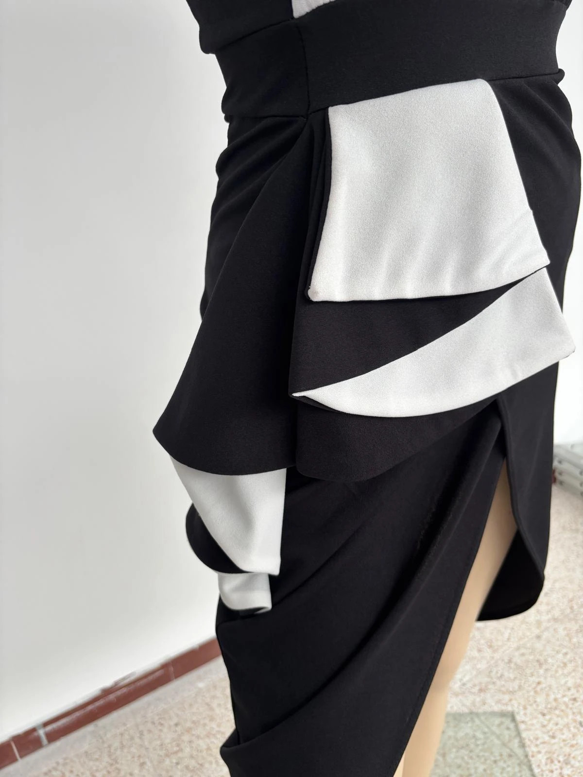 Black and White Color Block Asymmetric Dress Elegant Wrap Skirt Sleeveless Party Midi Dress🌺 – Vintage Dressing – taille Taille unique 3