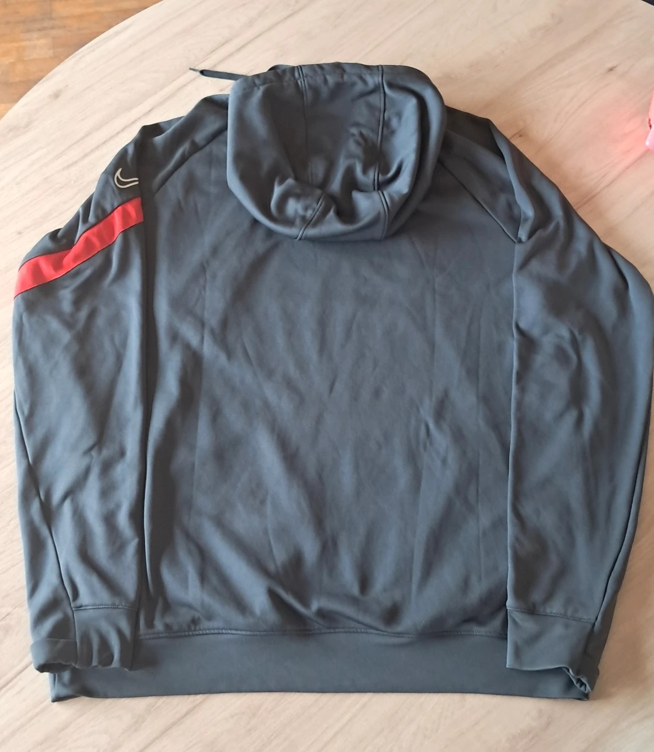 Sweat à capuche Nike zippé technologie dri-fit cordon de serrage gris et rouge Homme taille L – Nike – taille L 2
