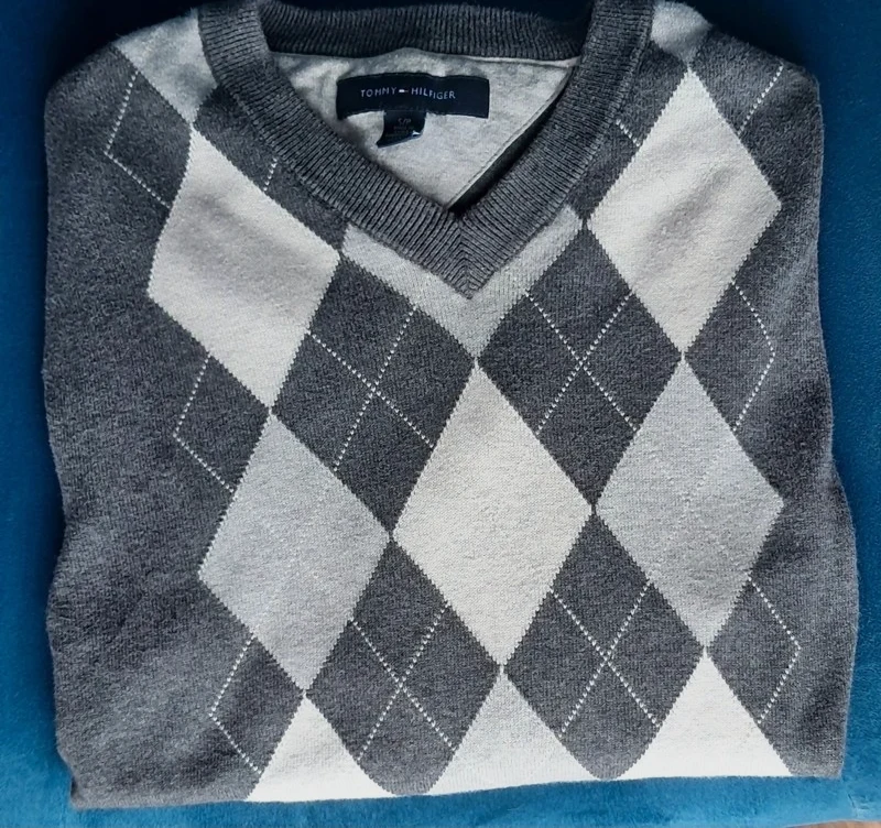 Pull Tommy Hilfiger à motifs losanges gris taille S