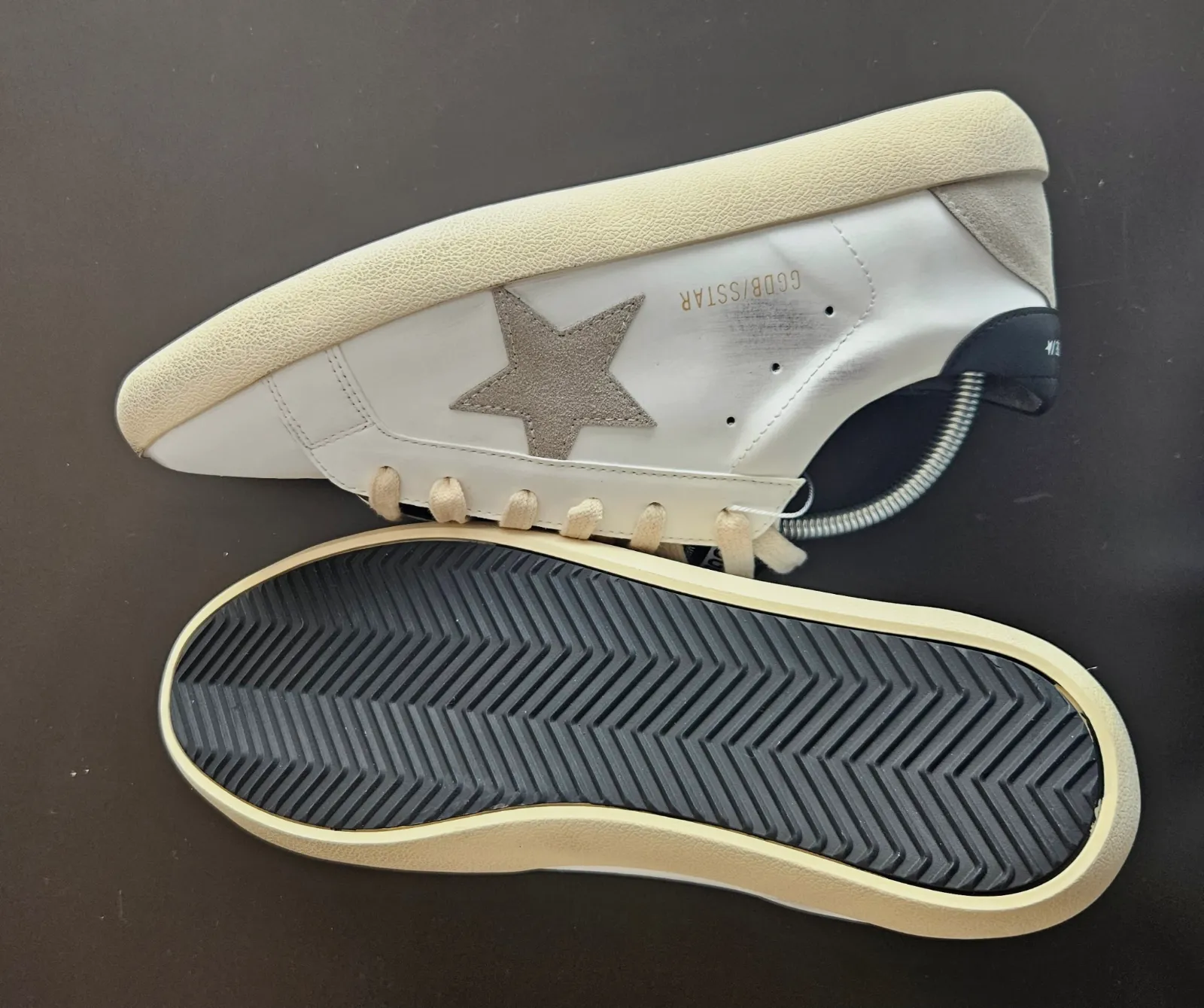 Baskets Golden Goose Super-Star en cuir blanc et noir – Golden Goose – taille EU 43 2